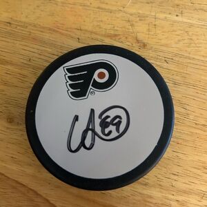 Philadelphia Flyers autographed Hockey Puck